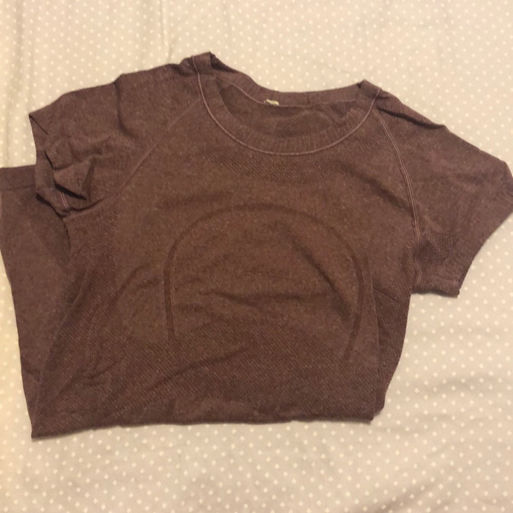 Lululemon tshirt